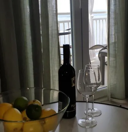 アパート Maestral オレビック